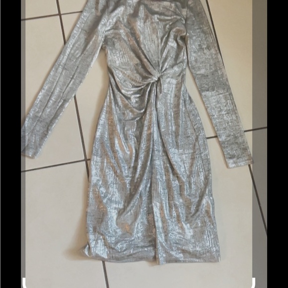 Vince Camuto color Silver size 2 - Picture 7 of 15